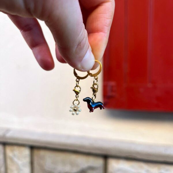 Boucles d'oreilles à composer, personnalisable à l'infini avec un collection colorée et originale de petits char'ms à accrocher à tes bijoux