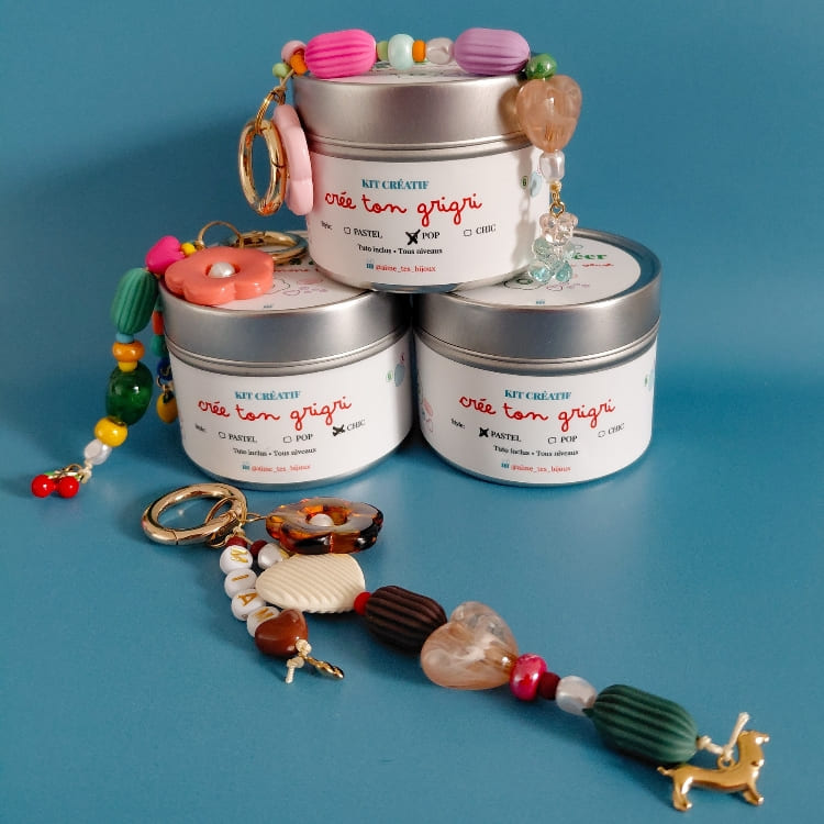 kit créatif bijoux grigri avec perles colorées et boîtes