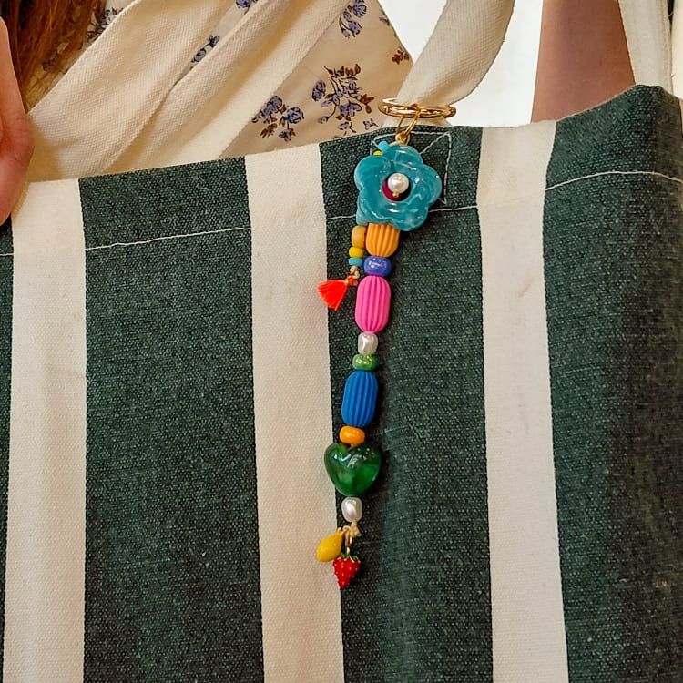 grigri accroché à un sac porte-clés bijou personnalisé